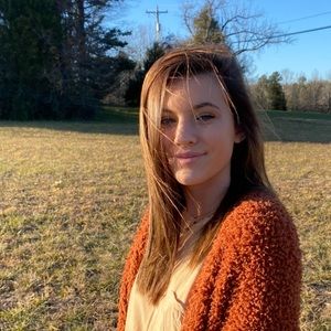 Meet your Posher, Lexie